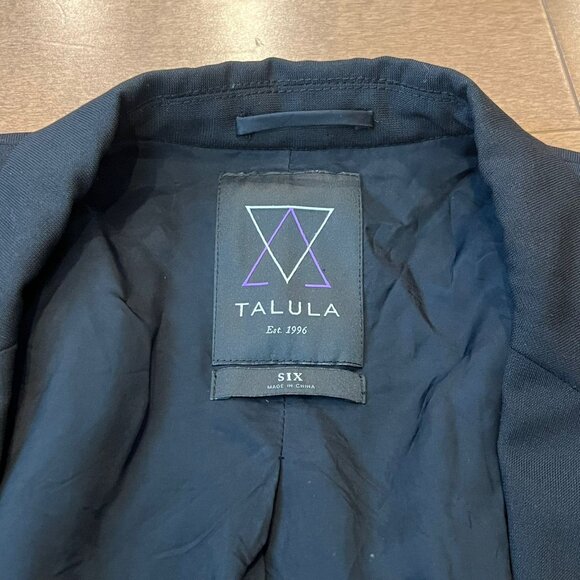 Aritzia Talula Exeter Tailored Blazer Size 6 - Picture 3 of 5